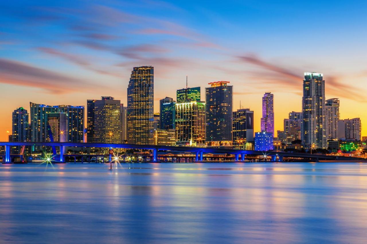 Enchanting Cozy Apartment 10 Min Away From Airport, Calle 8, Brickell, Coral Gables, The Beach And More! Miami Exteriör bild