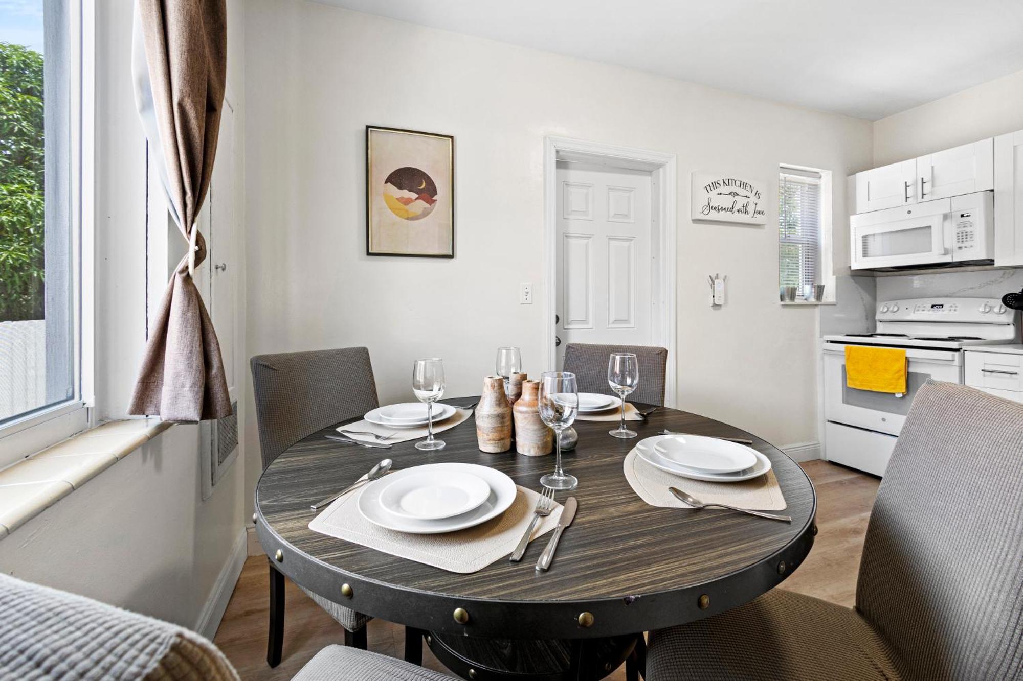 Enchanting Cozy Apartment 10 Min Away From Airport, Calle 8, Brickell, Coral Gables, The Beach And More! Miami Exteriör bild
